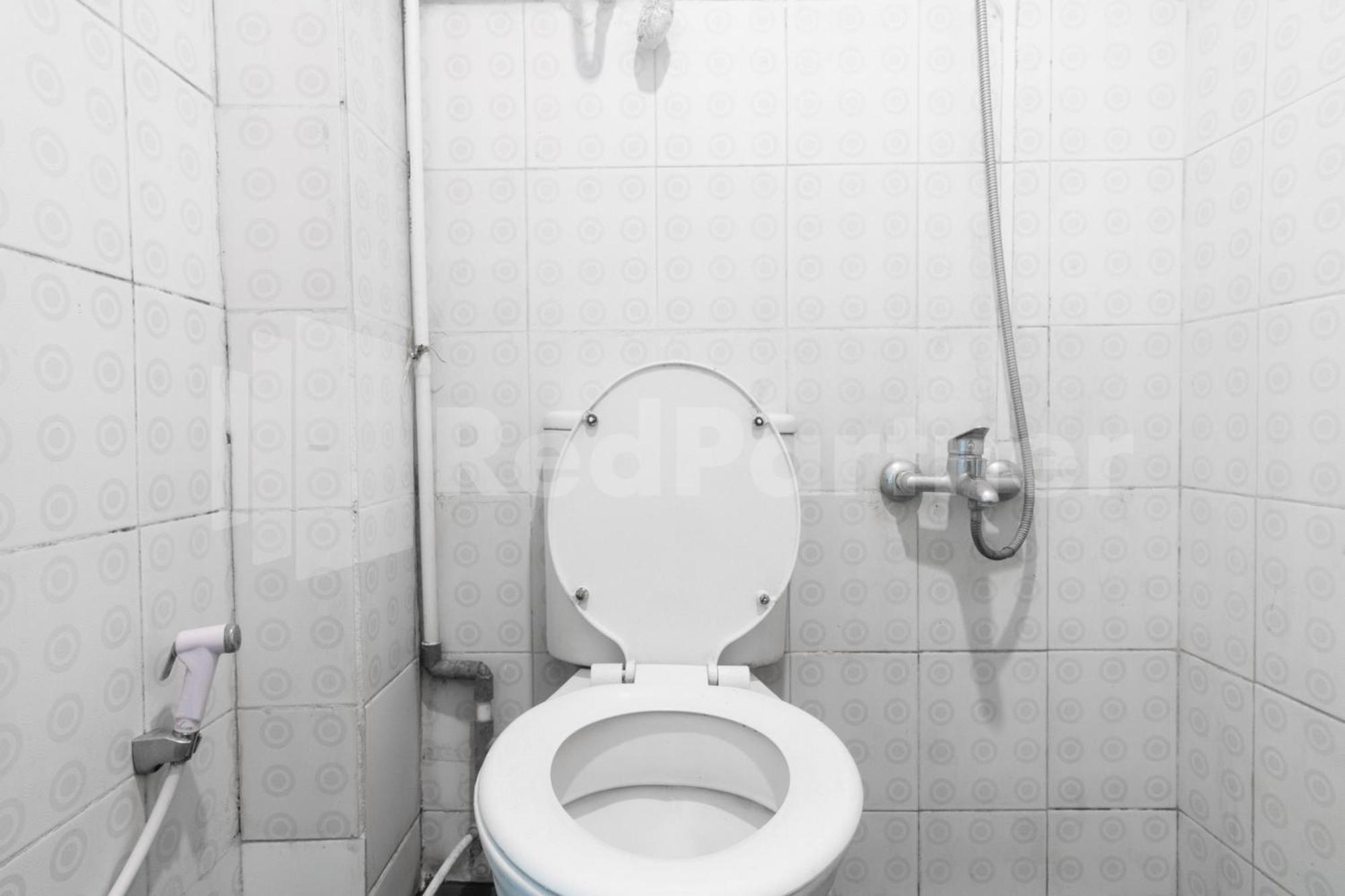 Teratai Guesthouse At Rs Adam Malik Medan Mitra Reddoorz Exteriér fotografie